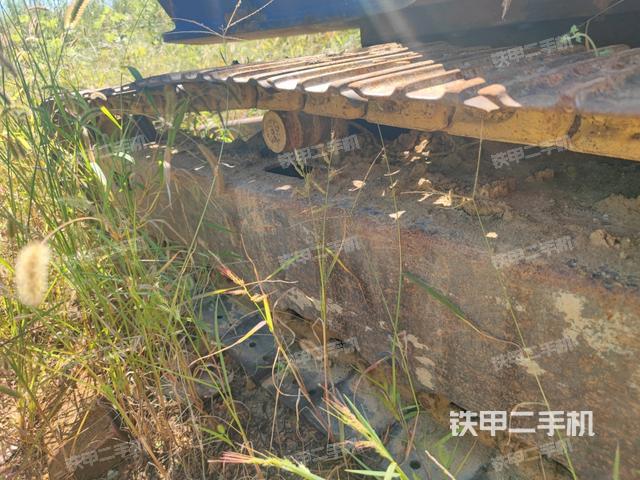 右側(cè)履帶整體?（行走機(jī)構(gòu)）