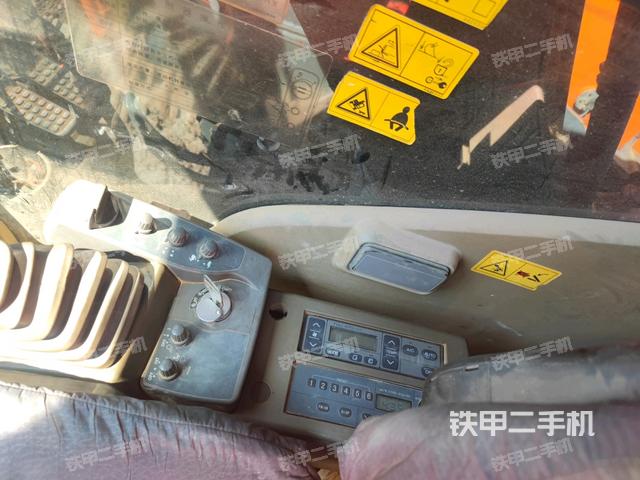 座椅左側控制臺/音響/含左手柄（駕駛室部分）