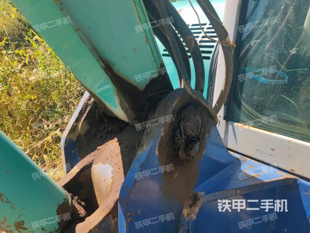 大臂根部?斜（工作和回轉(zhuǎn)裝置）