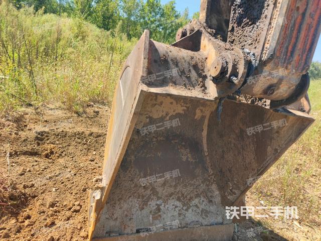 鏟斗右后整體(工作和回轉裝置) 鏟斗右后整體(工作和回轉裝置)