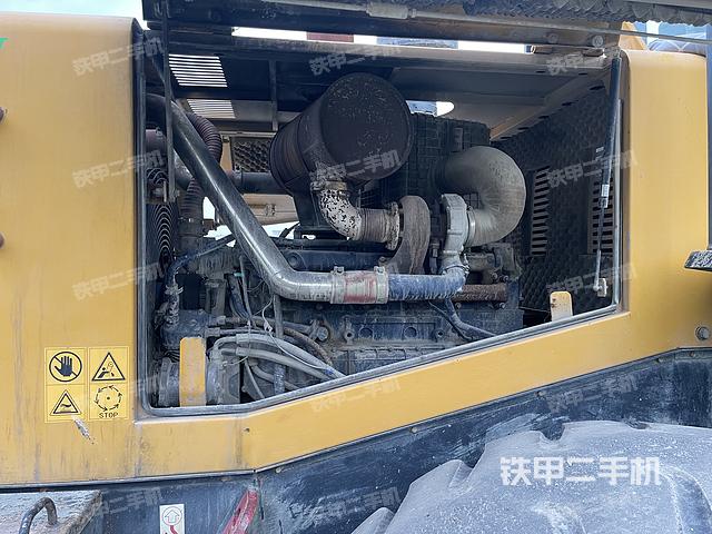 发动机右侧（整机外观及大件）