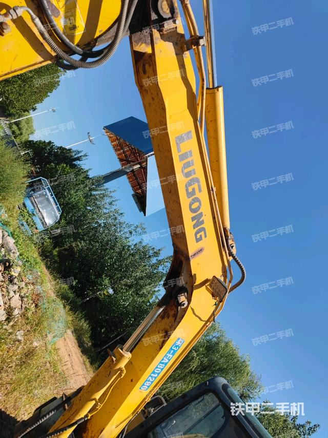 小臂整體右前（工作和回轉(zhuǎn)裝置）