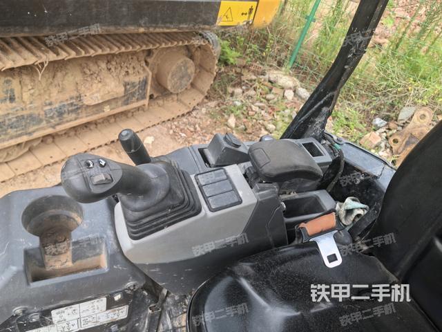 座椅右侧控制台/钥匙门/油门/含右手柄（驾驶室部分）