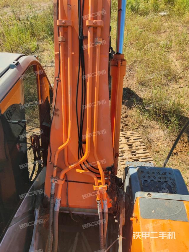 大臂背部俯視(工作和回轉裝置) 大臂背部俯視(工作和回轉裝置)