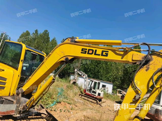 小臂整體右前（工作和回轉(zhuǎn)裝置）