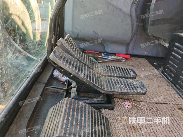 左側(cè)行走馬達蓋板(行走機構(gòu)) 左側(cè)行走馬達蓋板(行走機構(gòu))