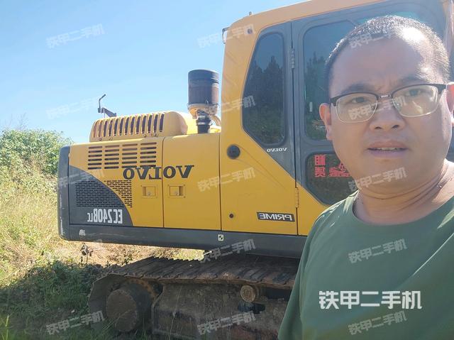 沃尔沃EC200B挖掘机的设备实拍-第1张实拍照片