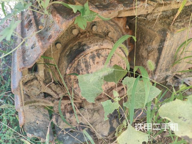 右驅(qū)動輪（行走機(jī)構(gòu)）