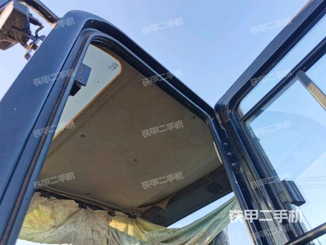 大臂背部俯視(工作和回轉(zhuǎn)裝置) 大臂背部俯視(工作和回轉(zhuǎn)裝置)