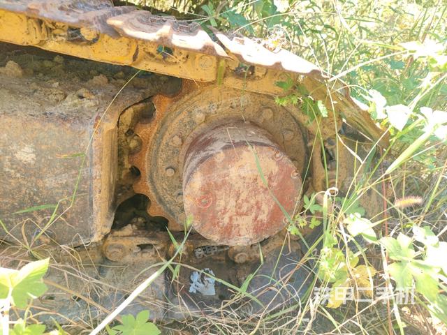 左驅(qū)動輪（行走機(jī)構(gòu)）