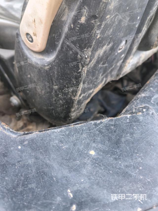 后窗玻璃角标（驾驶室部分）