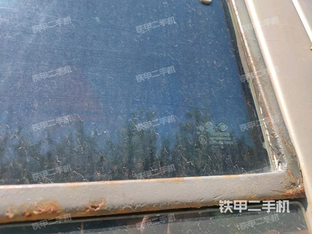 后窗玻璃角標(駕駛室部分) 后窗玻璃角標(駕駛室部分)