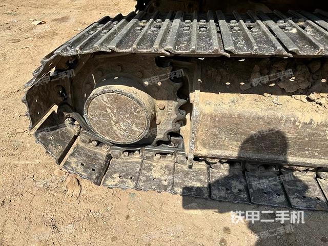 右驅(qū)動(dòng)輪（行走機(jī)構(gòu)）