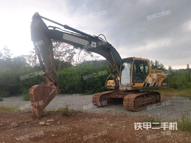 沃尔沃EC210B挖掘机