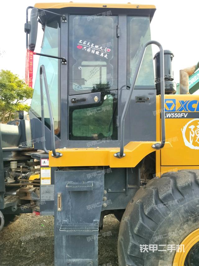 驾驶室正侧（驾驶室部分）