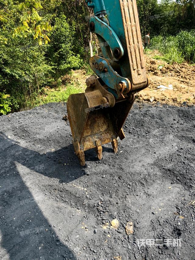 鏟斗45度(工作和回轉(zhuǎn)裝置) 鏟斗45度(工作和回轉(zhuǎn)裝置)