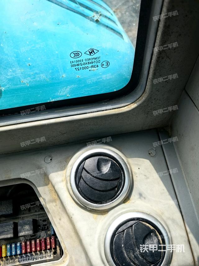 后窗玻璃角標(biāo)(駕駛室部分) 后窗玻璃角標(biāo)(駕駛室部分)