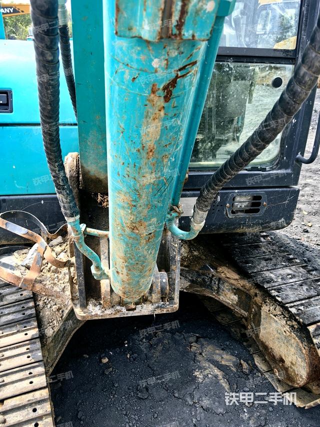 大臂根部?斜(工作和回轉(zhuǎn)裝置) 大臂根部?斜(工作和回轉(zhuǎn)裝置)