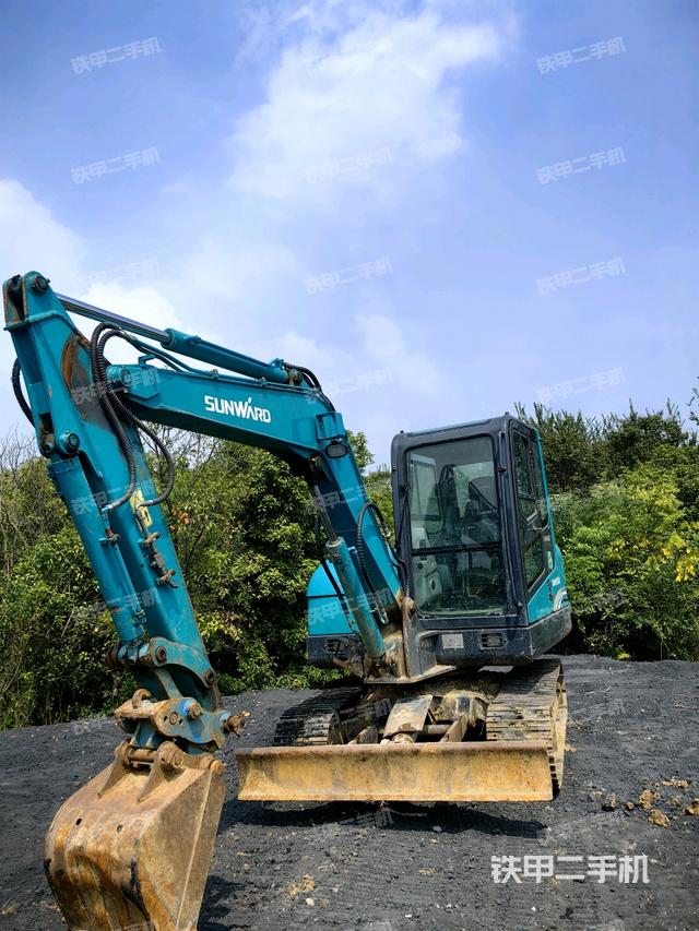 右后45(整機(jī)外觀) 右后45(整機(jī)外觀)