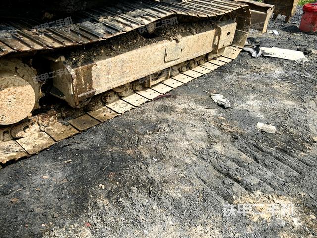 左側(cè)履帶整體?(行走機(jī)構(gòu)) 左側(cè)履帶整體?(行走機(jī)構(gòu))