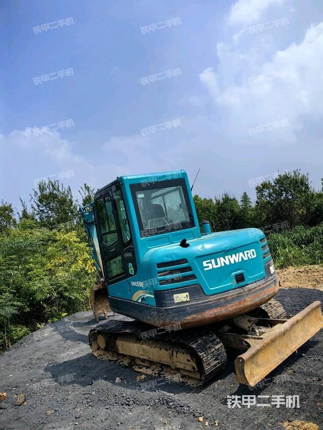 右前45(整機(jī)外觀) 右前45(整機(jī)外觀)