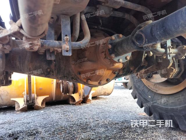 前驱动桥（液压/传动系统）