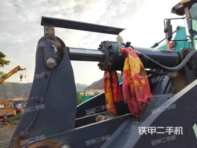 铲斗油缸侧面（工作装置）