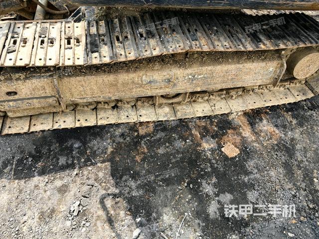 右側(cè)履帶整體?(行走機(jī)構(gòu)) 右側(cè)履帶整體?(行走機(jī)構(gòu))