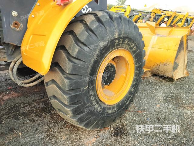 左前轮（行走机构）