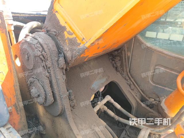 大臂根部?斜視(工作和回轉(zhuǎn)裝置) 大臂根部?斜視(工作和回轉(zhuǎn)裝置)