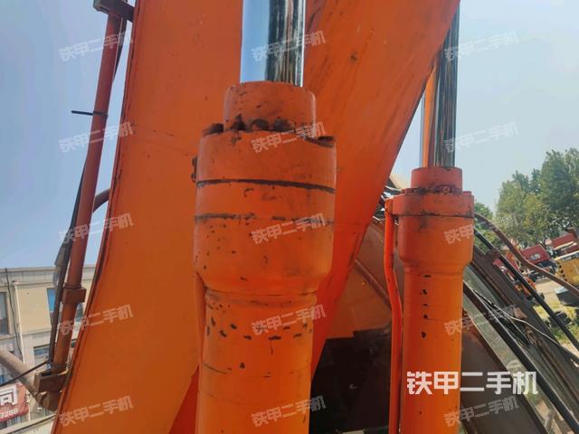 大臂油缸整體?豎拍(工作和回轉(zhuǎn)裝置) 大臂油缸整體?豎拍(工作和回轉(zhuǎn)裝置)