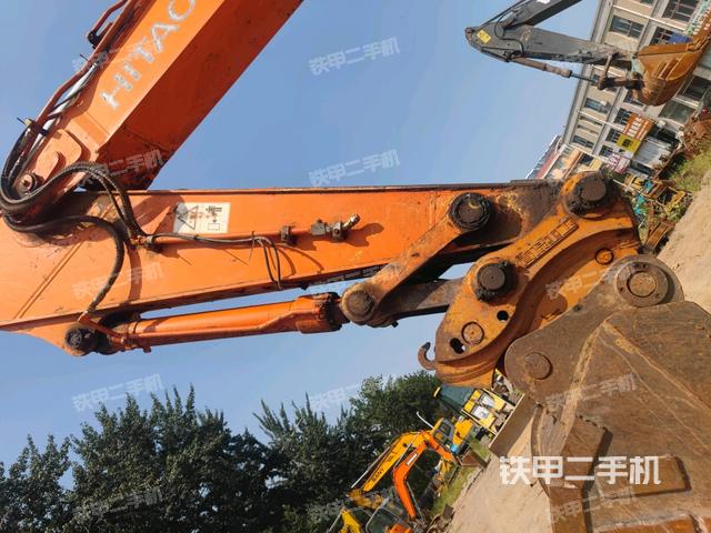 小臂整體左后(工作和回轉(zhuǎn)裝置) 小臂整體左后(工作和回轉(zhuǎn)裝置)