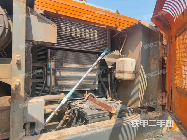 散熱器正面(大件艙室) 散熱器正面(大件艙室)