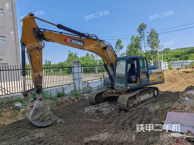 徐工XE205DA挖掘機(jī)