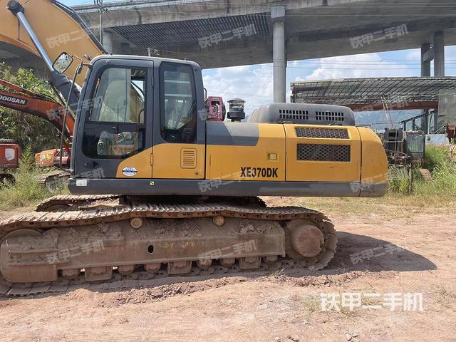 徐工XE370DK挖掘机