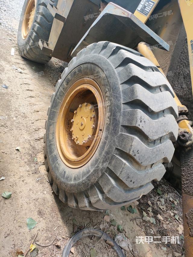 左前轮（行走机构）