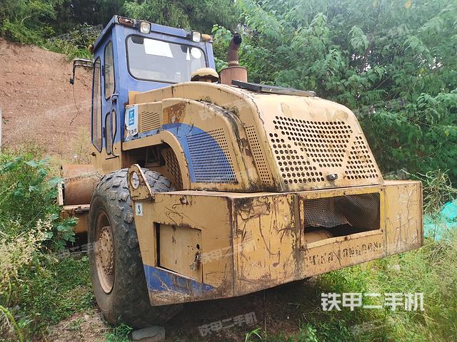 龙工LG520B机械驱动压路机