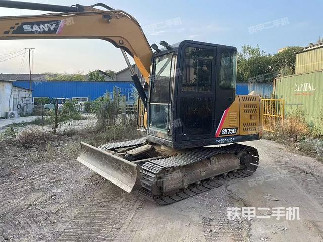 驾驶室整体(整机外观) 驾驶室整体(整机外观)