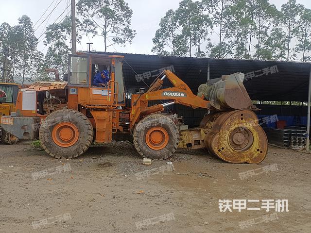斗山DL501装载机