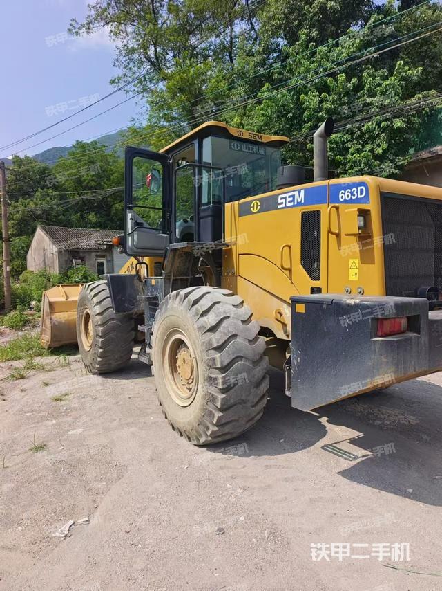 驾驶室工作台(整机外观及大件) 驾驶室工作台(整机外观及大件)