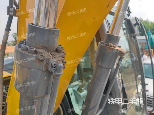 大臂油缸整體?豎拍（工作和回轉(zhuǎn)裝置）