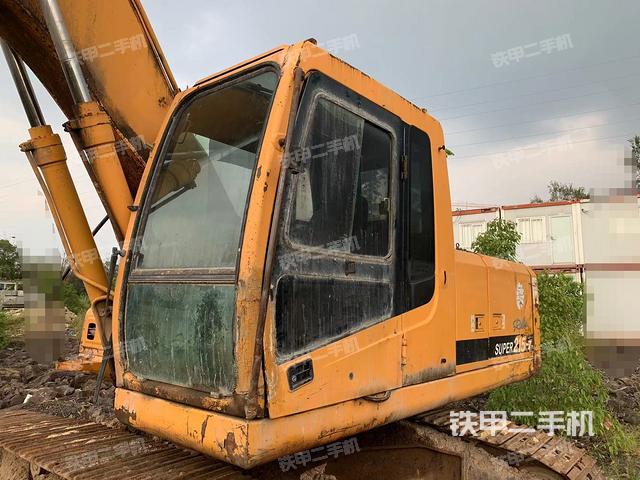 现代R215-7挖掘机