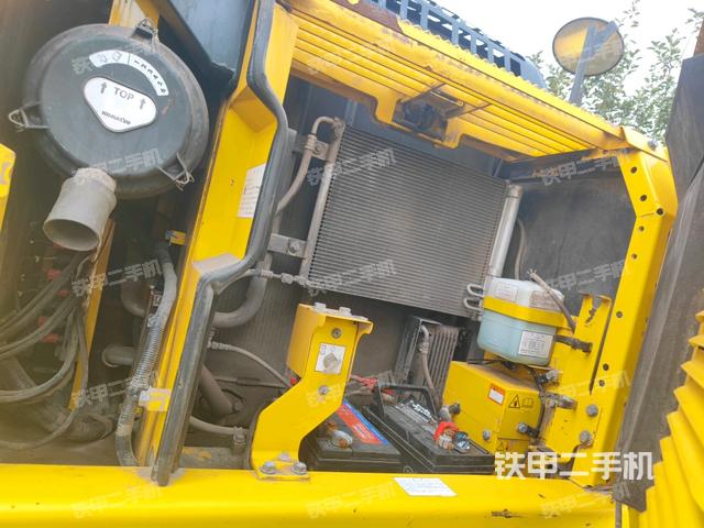 散熱器正面(大件艙室) 散熱器正面(大件艙室)
