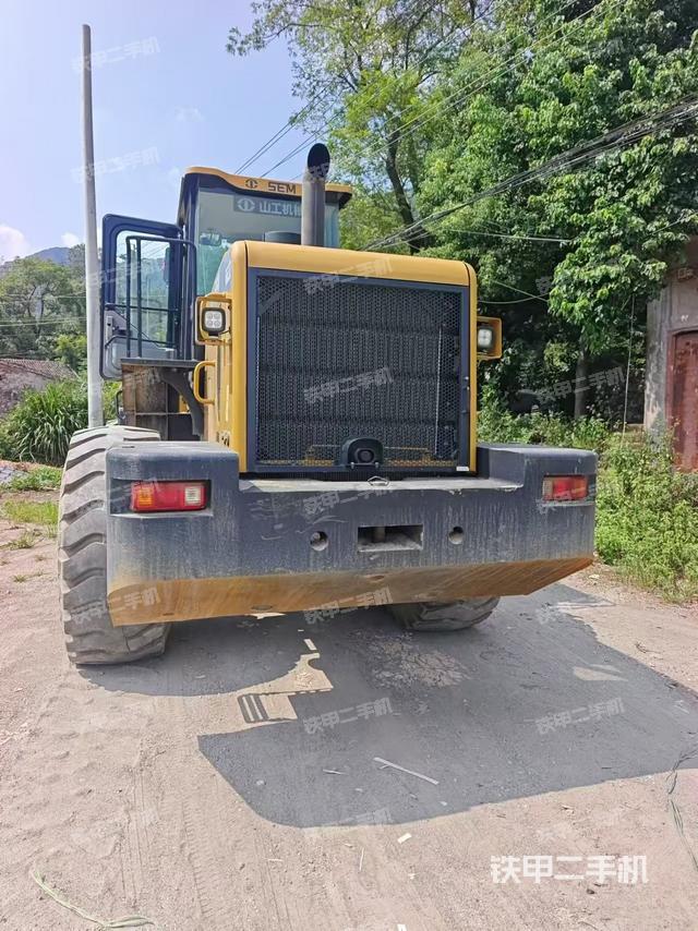 驾驶室操作台(整机外观及大件) 驾驶室操作台(整机外观及大件)