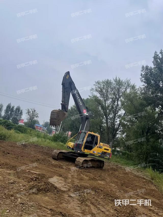 沃尔沃EC210BLC挖掘机