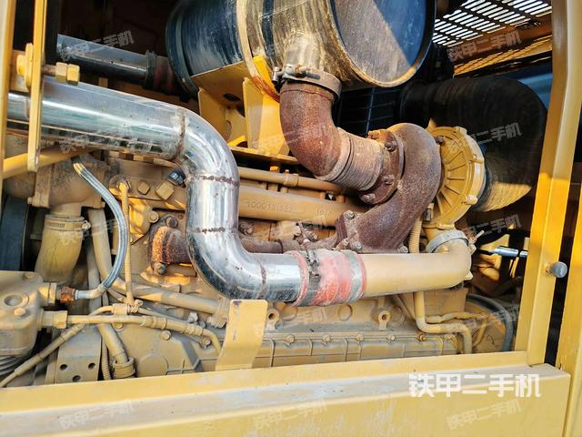 发动机左侧（整机外观及大件）