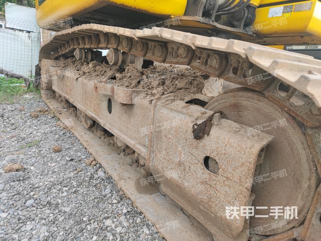 右側(cè)履帶整體(行走機(jī)構(gòu)) 右側(cè)履帶整體(行走機(jī)構(gòu))