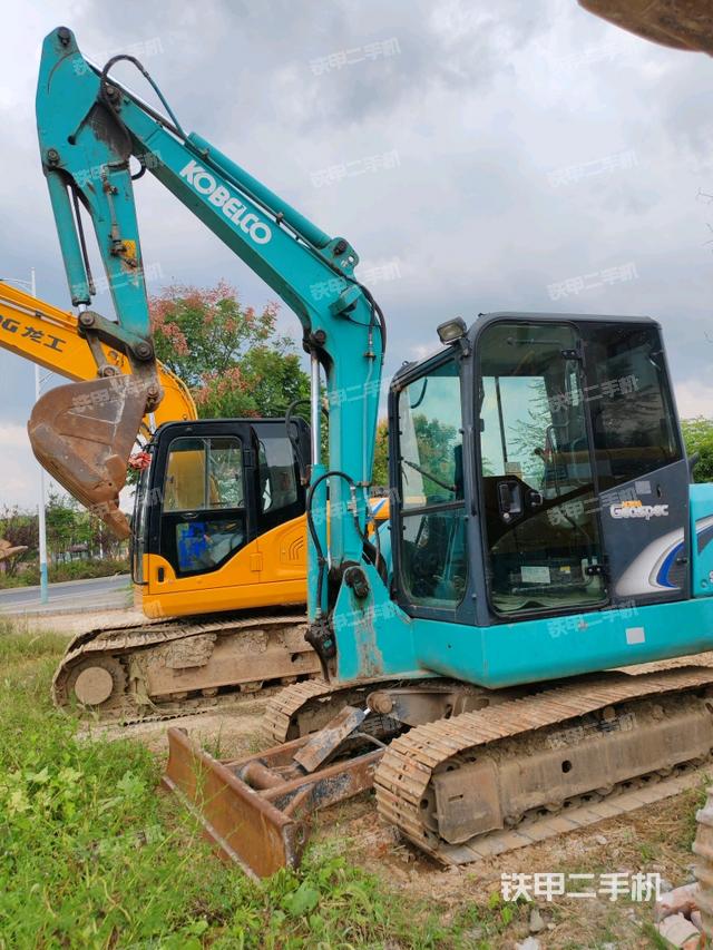 神鋼SK60-8挖掘機(jī)