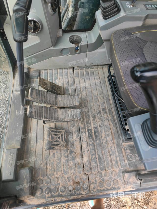 后窗玻璃角標（駕駛室部分）