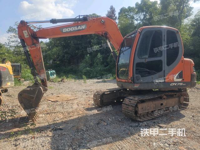 斗山DX75-9C挖掘机